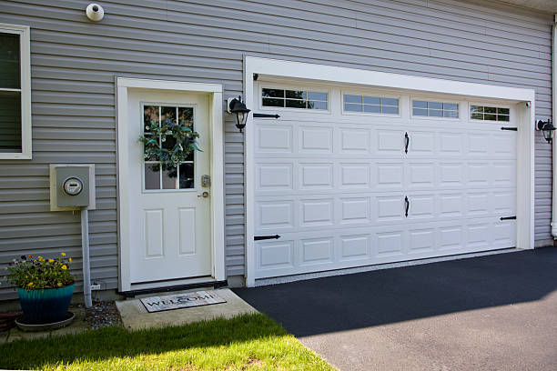 24/7 Emergency Garage Door Roller Replacement experts in Firebaugh, CA